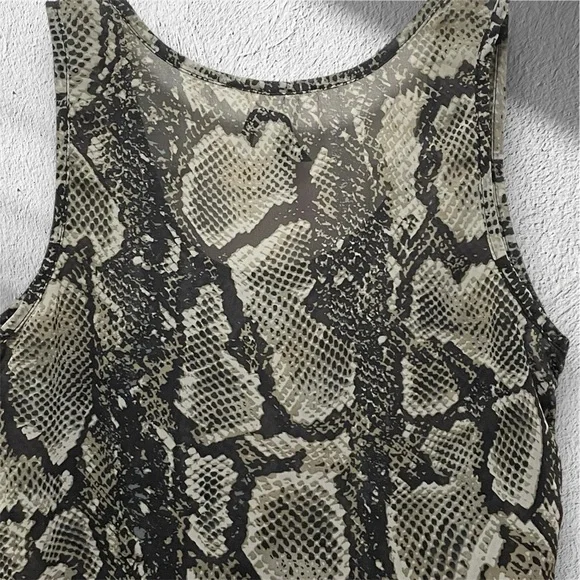 Snake Print Sleeveless Top - Picture 5 of 11